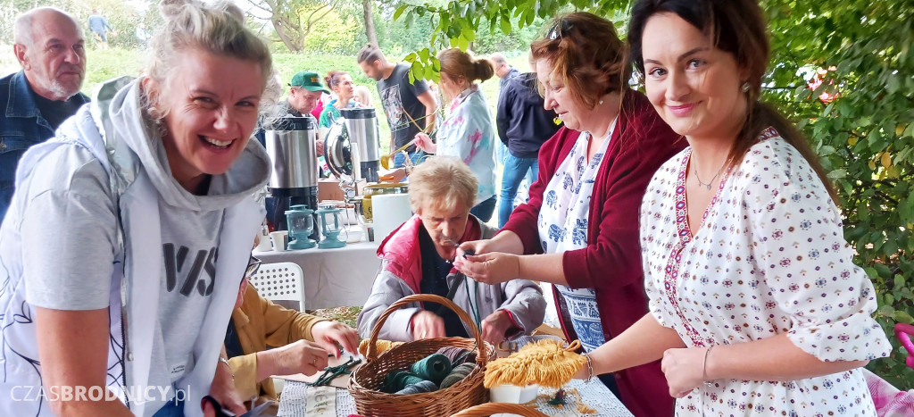 Radosny piknik nad Niskim Brodnem [DUŻO ZDJĘĆ]