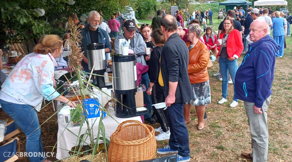 Radosny piknik nad Niskim Brodnem [DUŻO ZDJĘĆ]