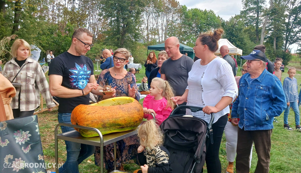 Radosny piknik nad Niskim Brodnem [DUŻO ZDJĘĆ]