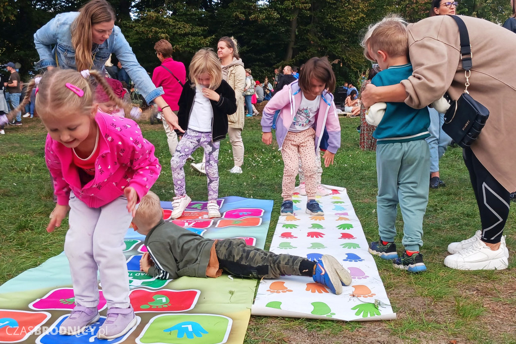 Radosny piknik nad Niskim Brodnem [DUŻO ZDJĘĆ]