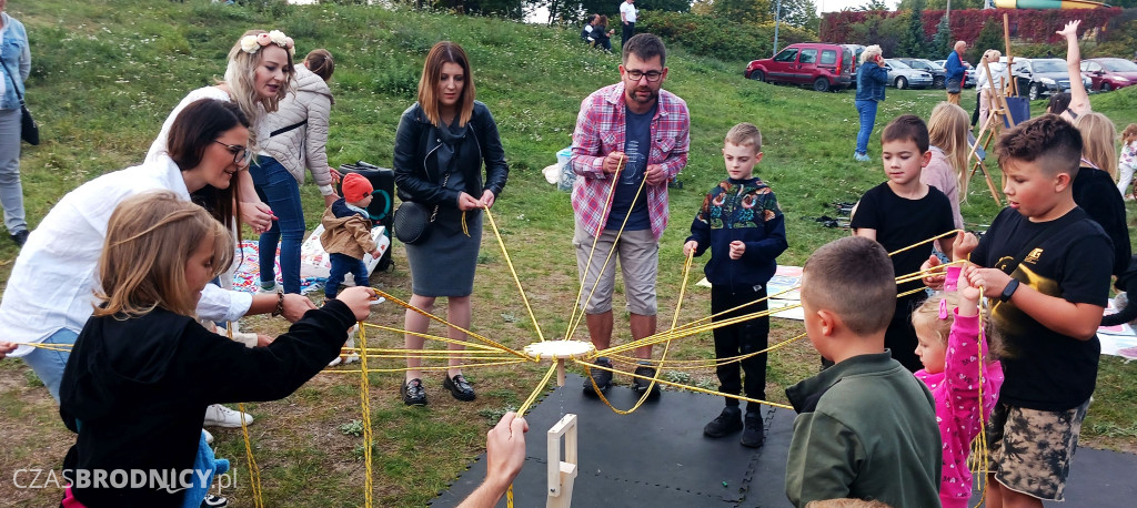 Radosny piknik nad Niskim Brodnem [DUŻO ZDJĘĆ]