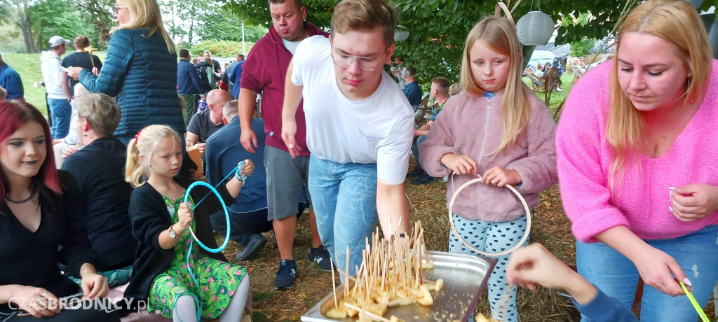 Radosny piknik nad Niskim Brodnem [DUŻO ZDJĘĆ]