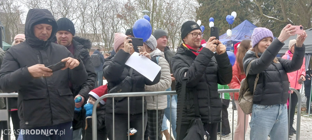 Setki osób zbierały pieniądze dla 12-letniej Weroniki