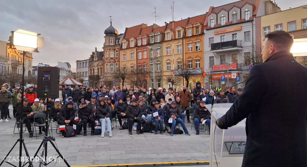 Sławomir Mentzen na Dużym Rynku w Brodnicy