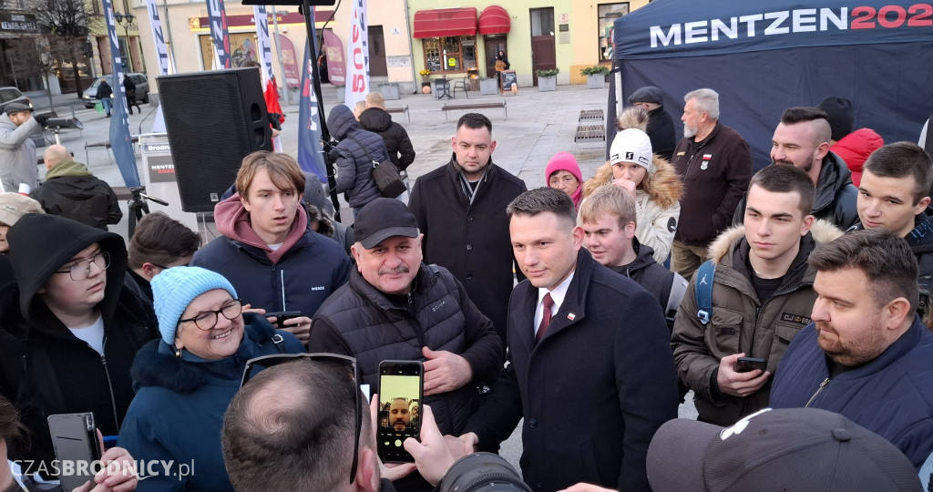 Sławomir Mentzen na Dużym Rynku w Brodnicy