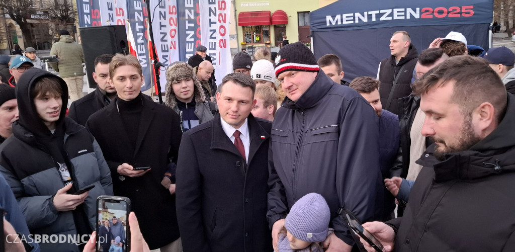 Sławomir Mentzen na Dużym Rynku w Brodnicy