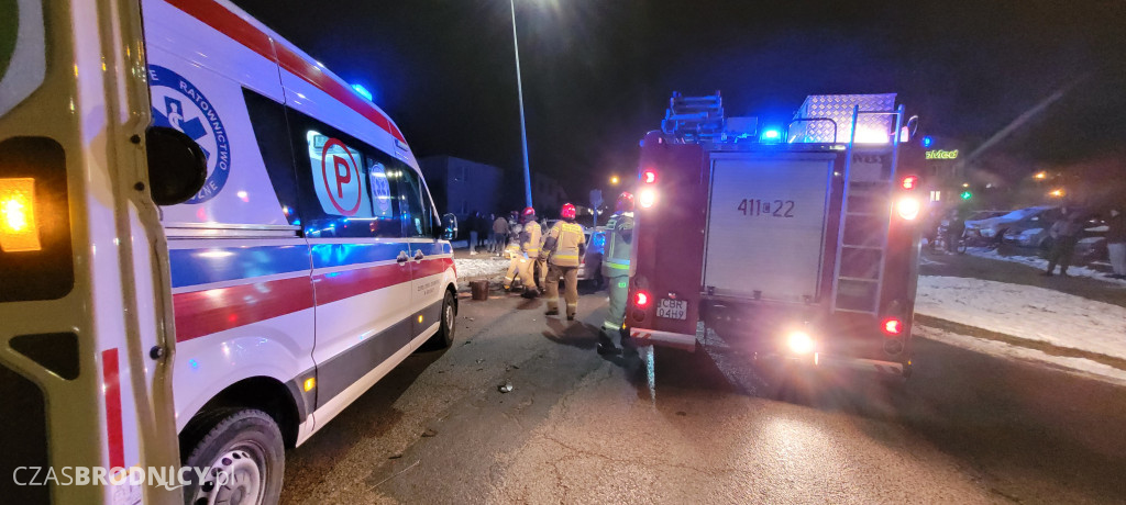 Brodnica. Zderzenie dwóch pojazdów na skrzyżowaniu