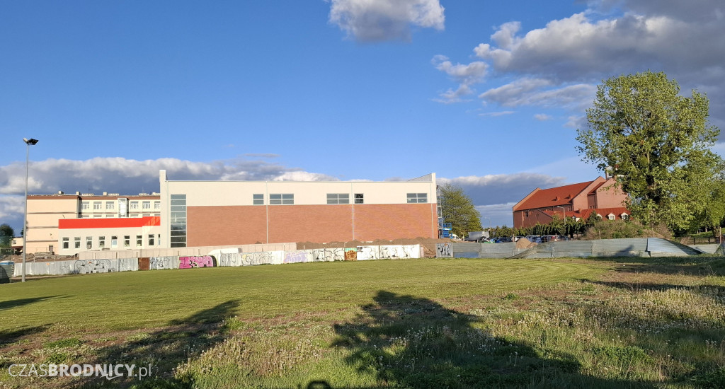 Kończą budować halę sportową