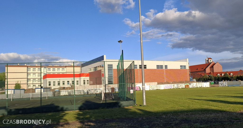 Kończą budować halę sportową