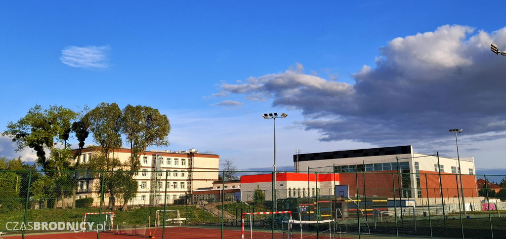 Kończą budować halę sportową