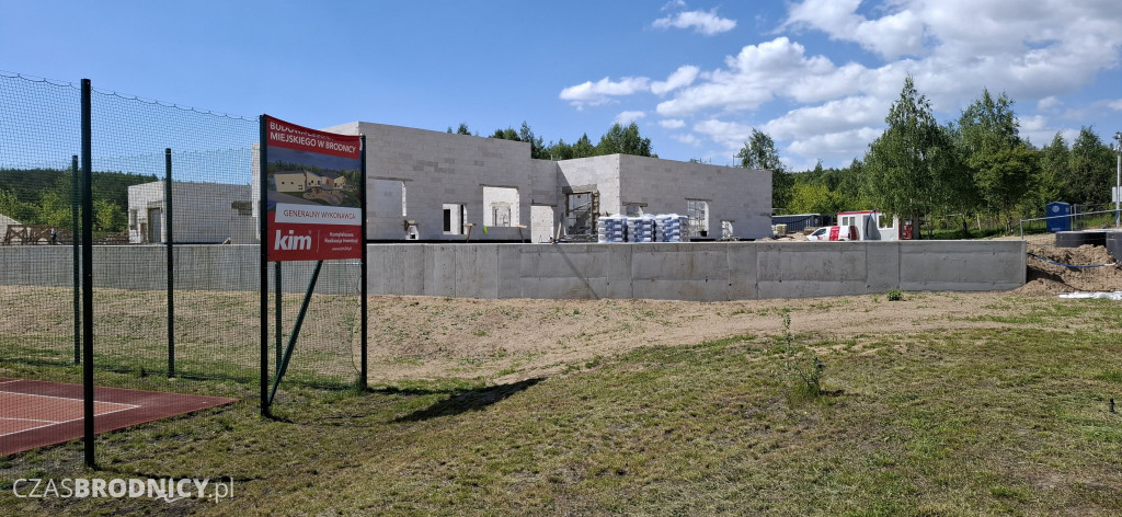 Na ul. Tatrzańskiej rośnie okazały budynek