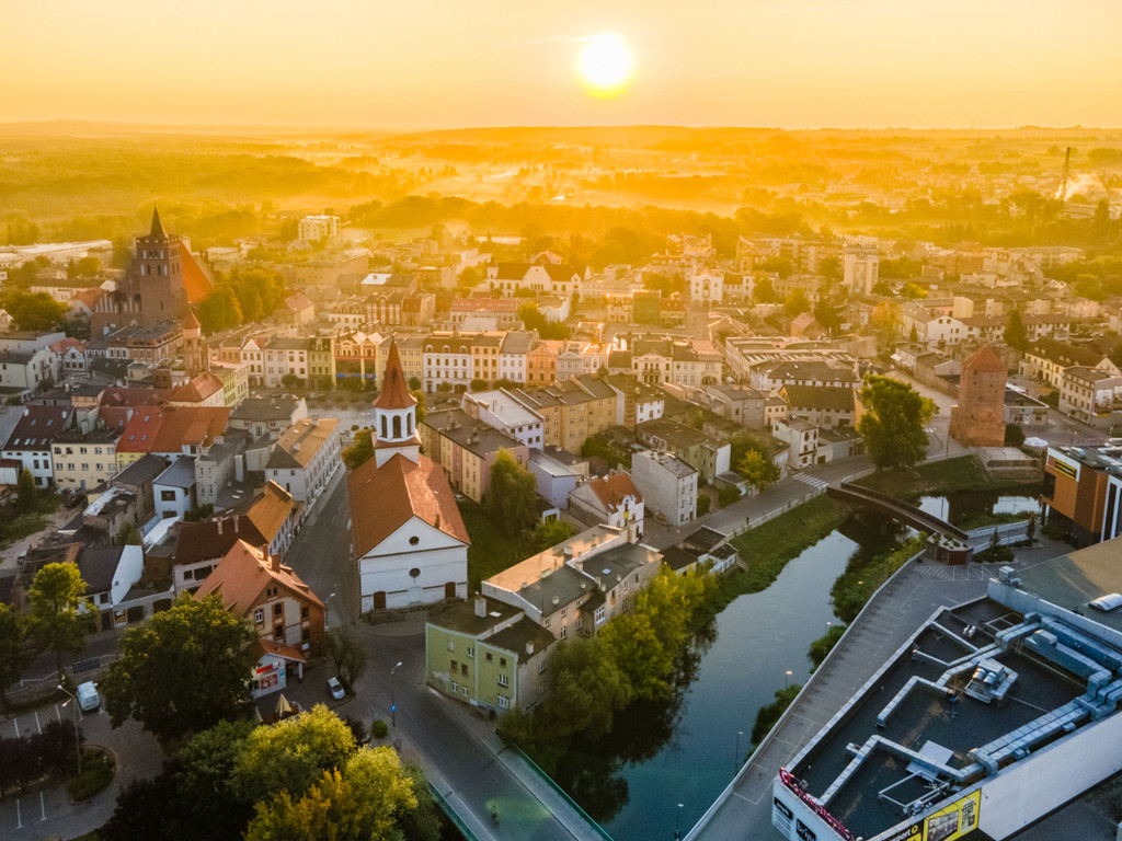 Słońce nad Brodnicą – piękne ujęcia z drona!