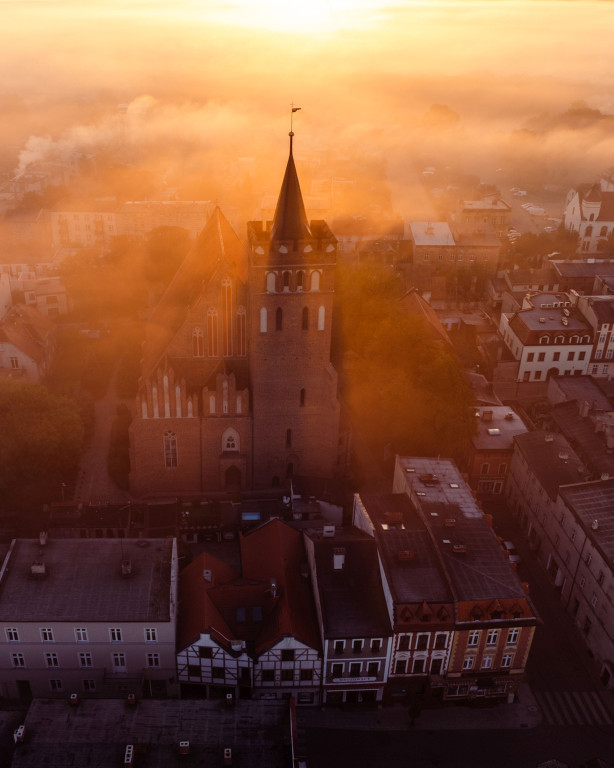 Słońce nad Brodnicą – piękne ujęcia z drona!