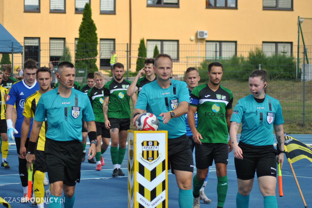 Sparta - Start na boisku i trybunach