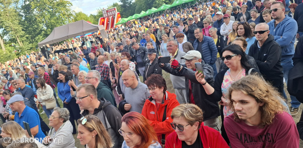 Brodnica. Wielkie tłumy nad Niskim Brodnem. Było co podziwiać! [ZDJĘCIA]
