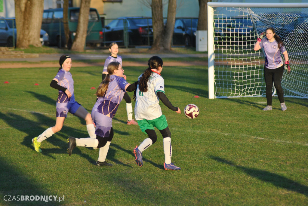 Udana inauguracja młodziczek UKS Gol w Toruniu