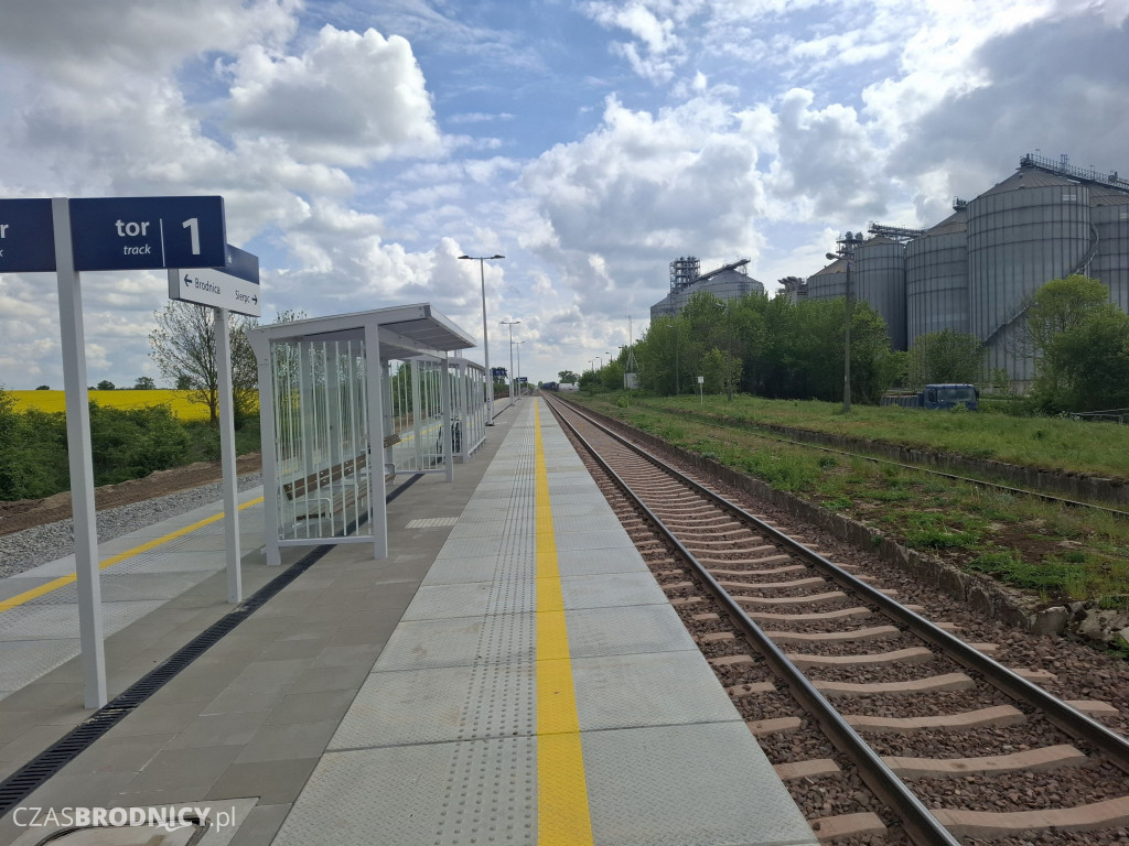 Na tej stacji znowu będą zatrzymywać się pociągi! [ZDJĘCIA]