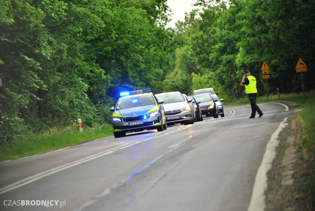 Kraksa z udziałem trzech pojazdów w Jajkowie