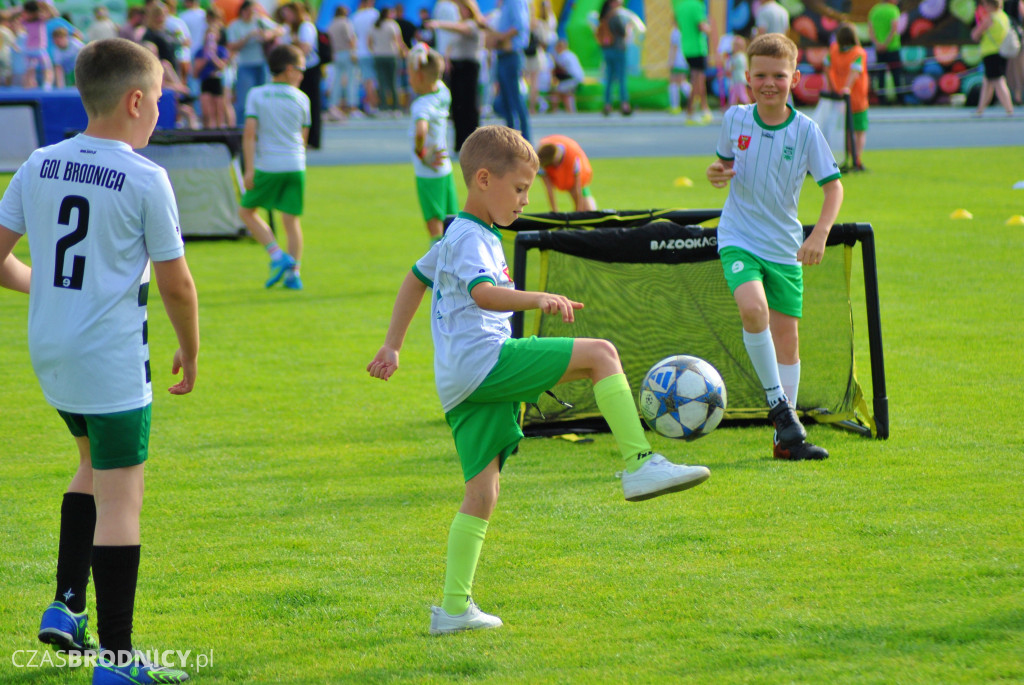 Zielono-białe święto dzieci na brodnickim stadionie