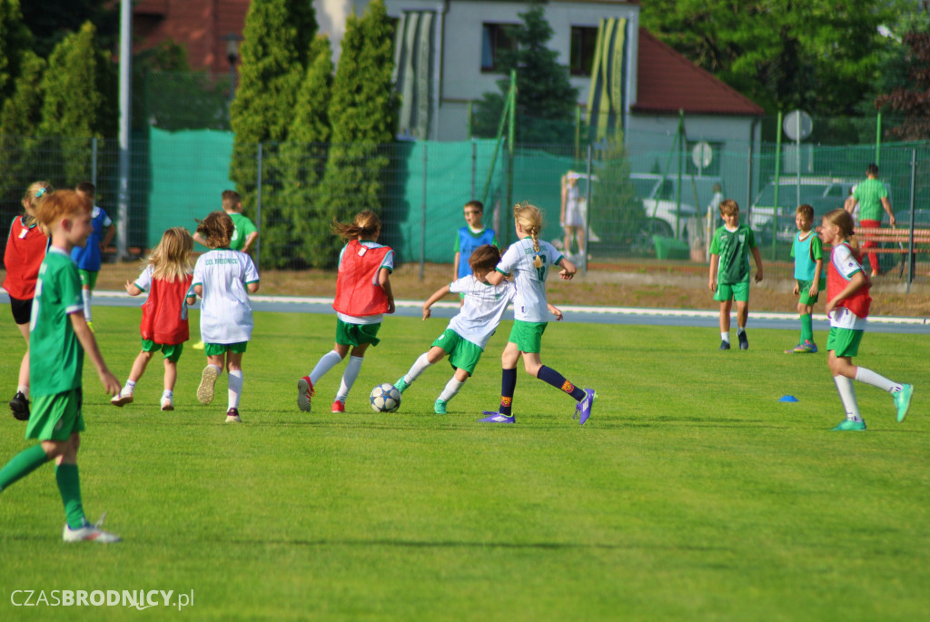 Zielono-białe święto dzieci na brodnickim stadionie