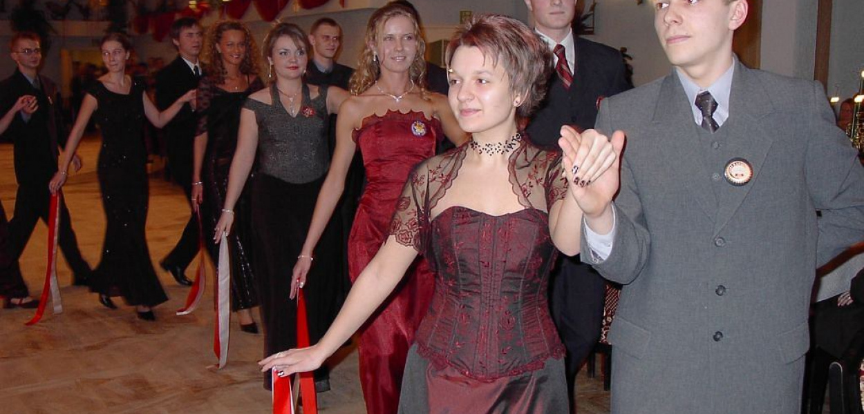 Studniówka I LO sprzed 11 lat [ZDJĘCIA]