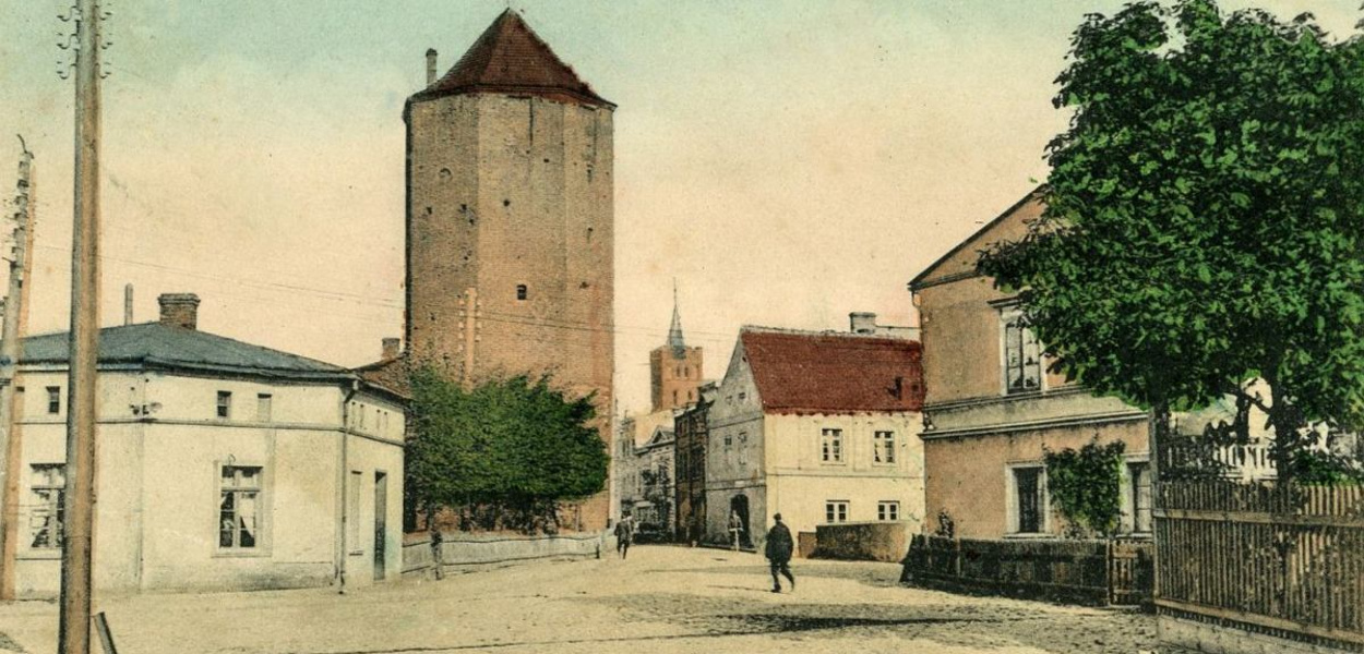 Fot. Fotopolska.eu: W 1908 roku skrzyżowanie z zabudową obecnych ulic Mostowej, Kościuszki, Przykop i Nad Drwęcą przedstawiało się nieco inaczej.