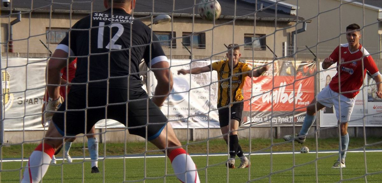 Foto: Krzysztof Cedro: Sparta Brodnica w 8. kolejce piłkarskich rozgrywek IV ligi bezbramkowo zremisowała z Liderem Włocławek