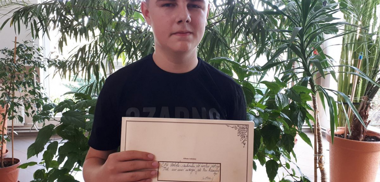 Schował przed hitlerowcami jako cenny skarb, za ukrywanie groziła śmierć. Rodzina 