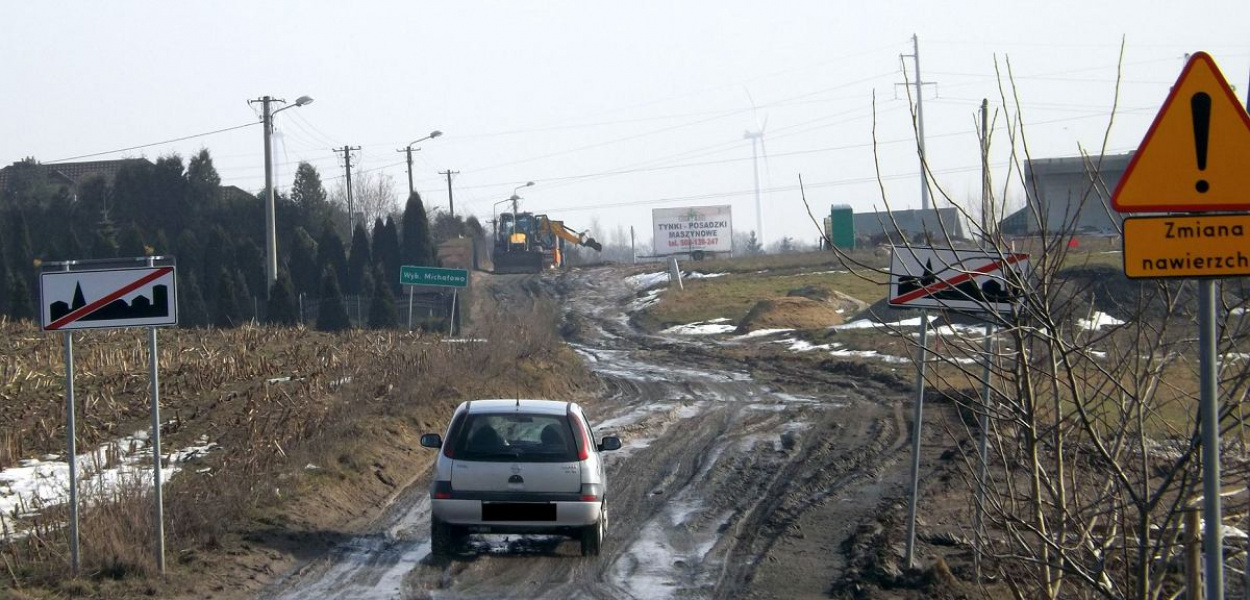 Foto: Krzysztof Cedro: Ulica Polna w Brodnicy. To jedna z wielu , która po roztopach jest bardzo trudna do przejechania.