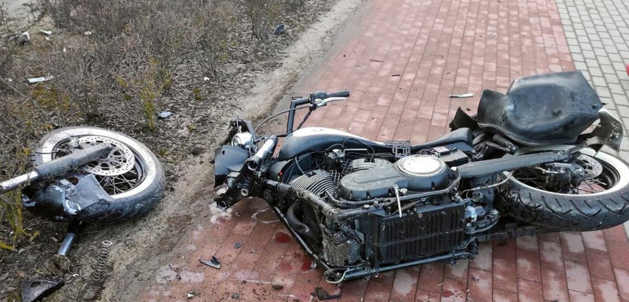 FOTO POLICJA BRODNICA: Kierowca jednośladu ucierpiał najbardziej w wypadku na alei Piłsudskiego w Brodnicy i w ciężkim stanie trafił do szpitala