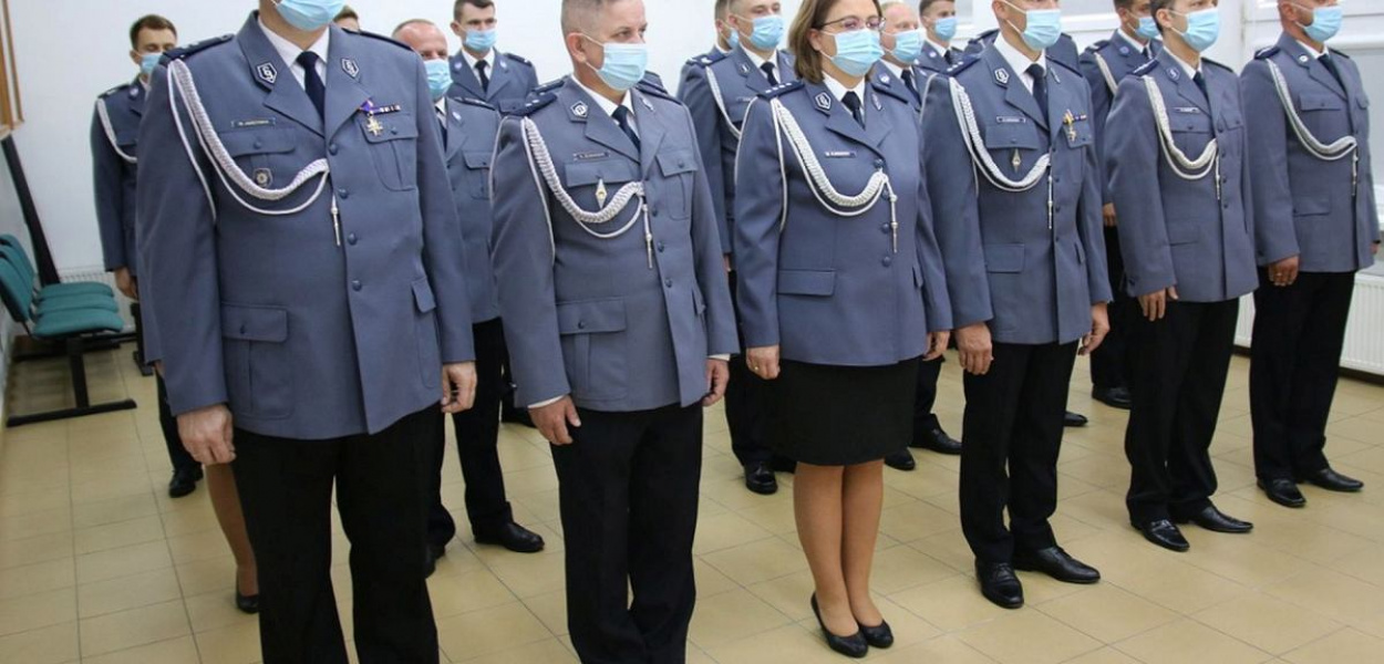 Trzydziestu policjantów zostało mianowanych w Brodnicy na wyższe stopnie służbowe 