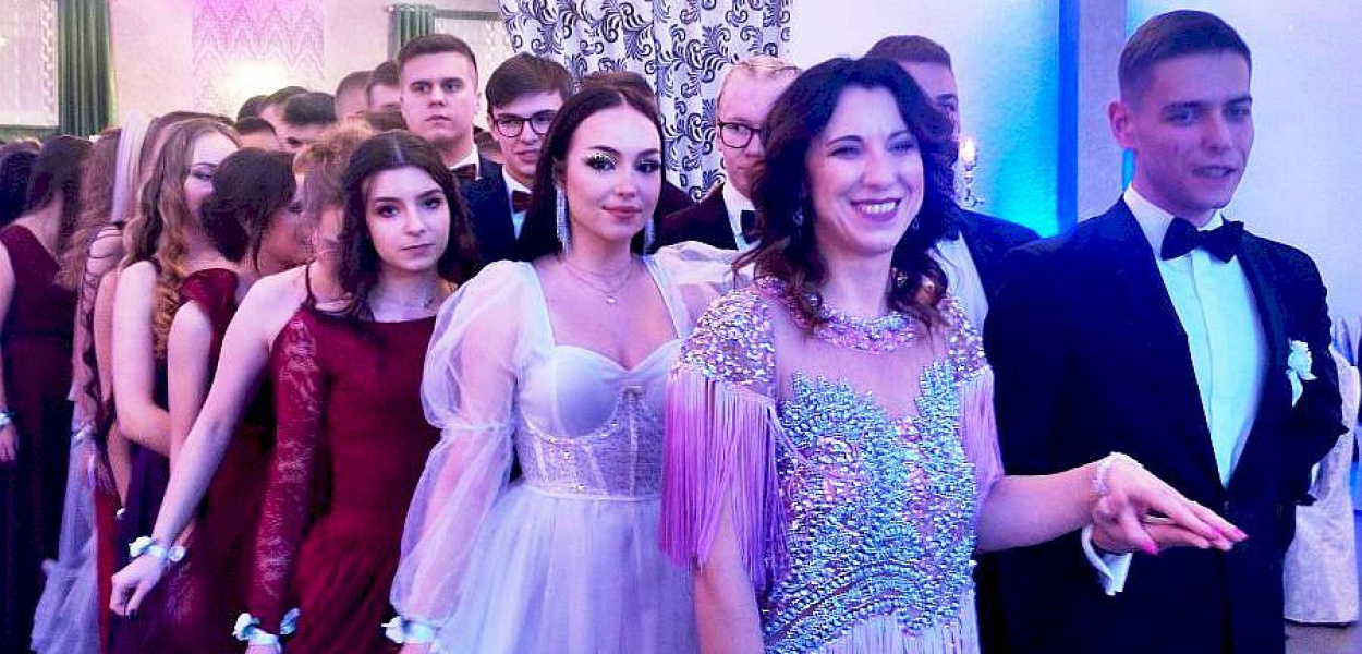 Brodnica. W piątek na studniówce bawili się maturzyści z III LO [ZDJĘCIA]