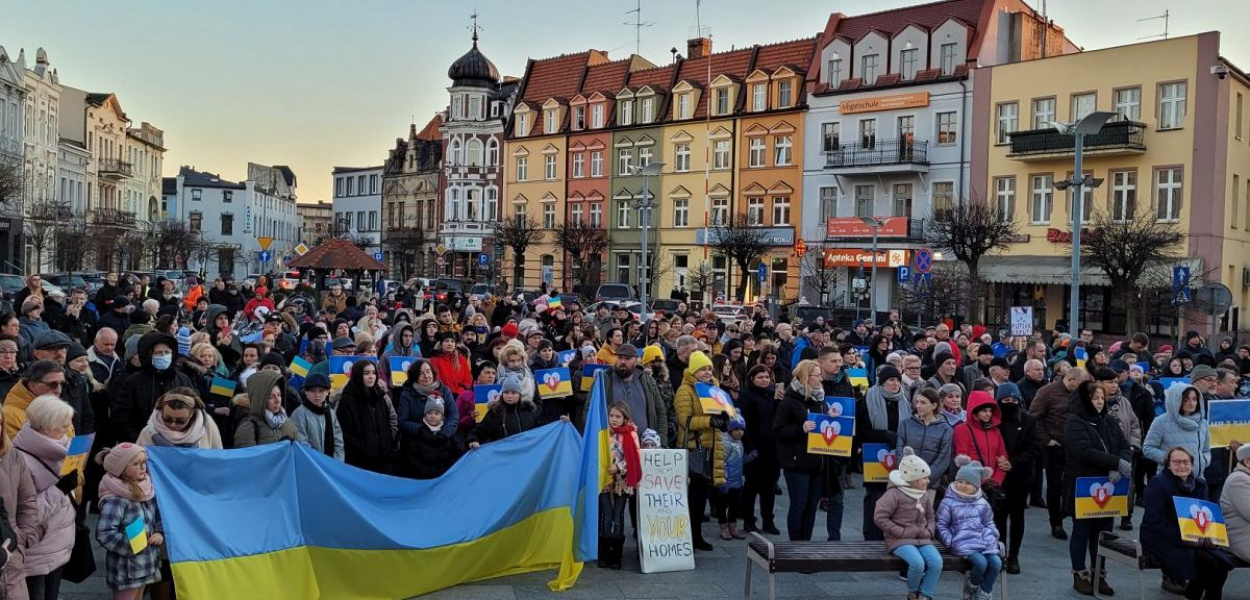 Brodnica. Tłumy na Dużym Rynku. Niech żyje wolna Ukraina! [DUŻO ZDJĘĆ]