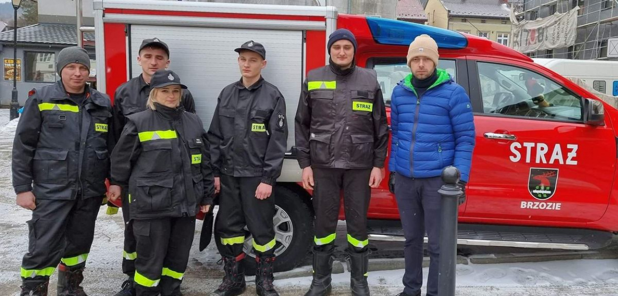 Strażacy z gminy Brzozie pomagają uchodźcom w Ustrzykach Dolnych