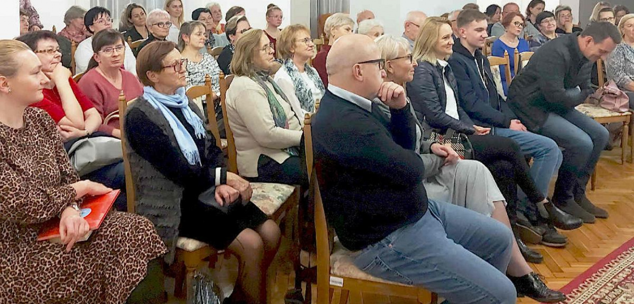 Brodnica. Pełna sala w Pałacu Anny Wazówny na spotkaniu ze znaną pisarką [ZDJĘCIA]
