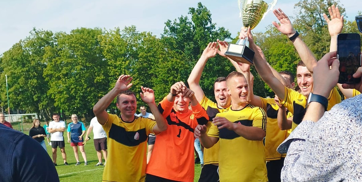 Wielki sukces brodnickich strażaków. Wygrali turniej piłkarski