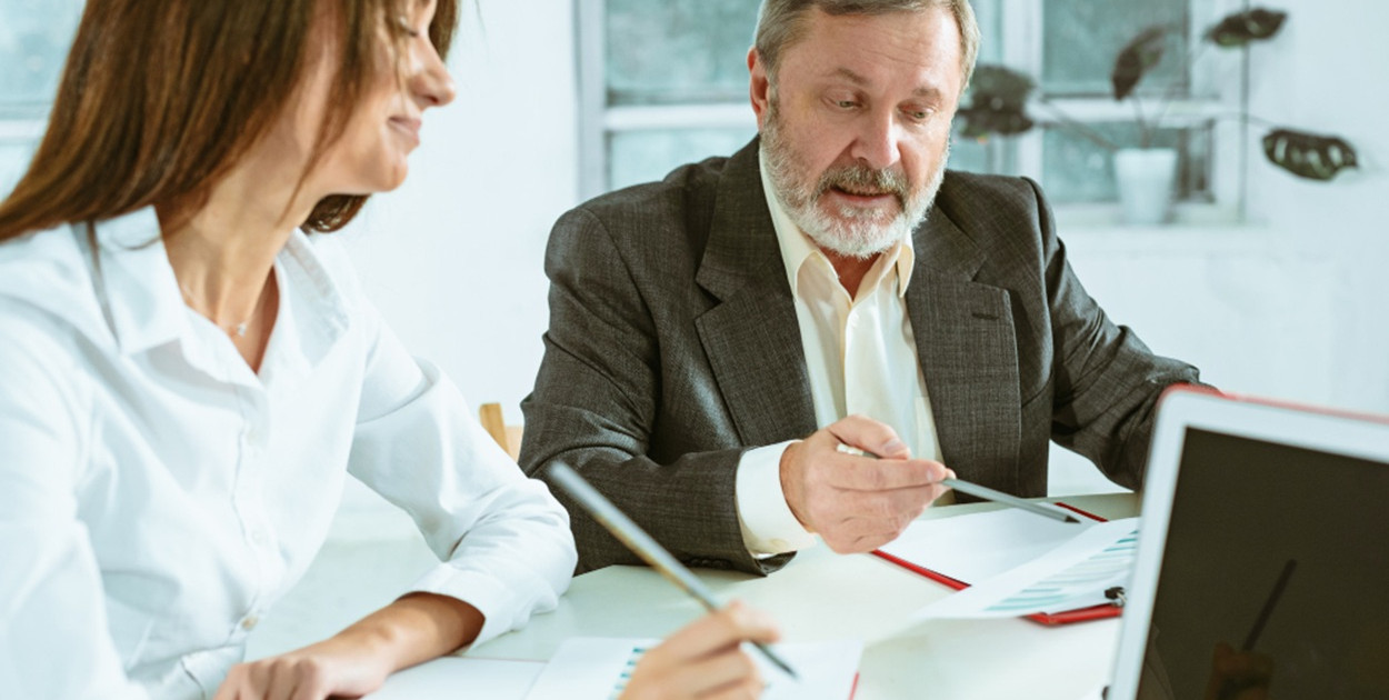 Kredyty pozabankowe a pożyczki prywatne – jakie są kluczowe różnice?