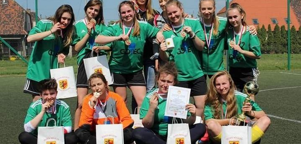 FOTO  (nadesłane): Mistrzynie z CKZiU