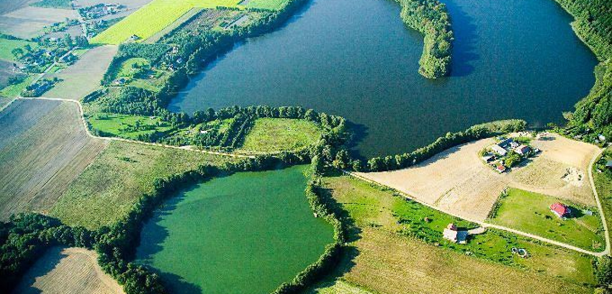 Foto: UG BOBROWO: Sołectwo Chojno z lotu ptaka