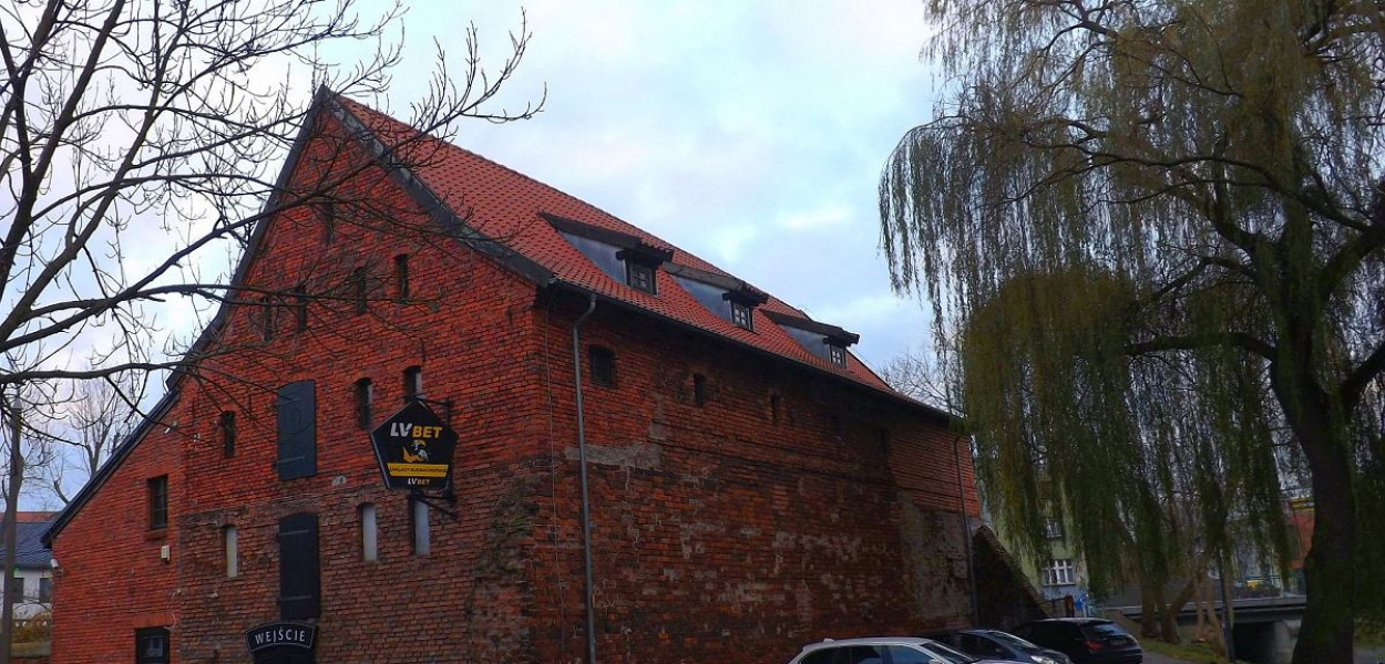 Foto: Krzysztof Cedro: Dzisiaj w spichlerzu nad Drwęcą w Brodnicy nie ma już Klubu Muzycznego Piano, a drink-bar