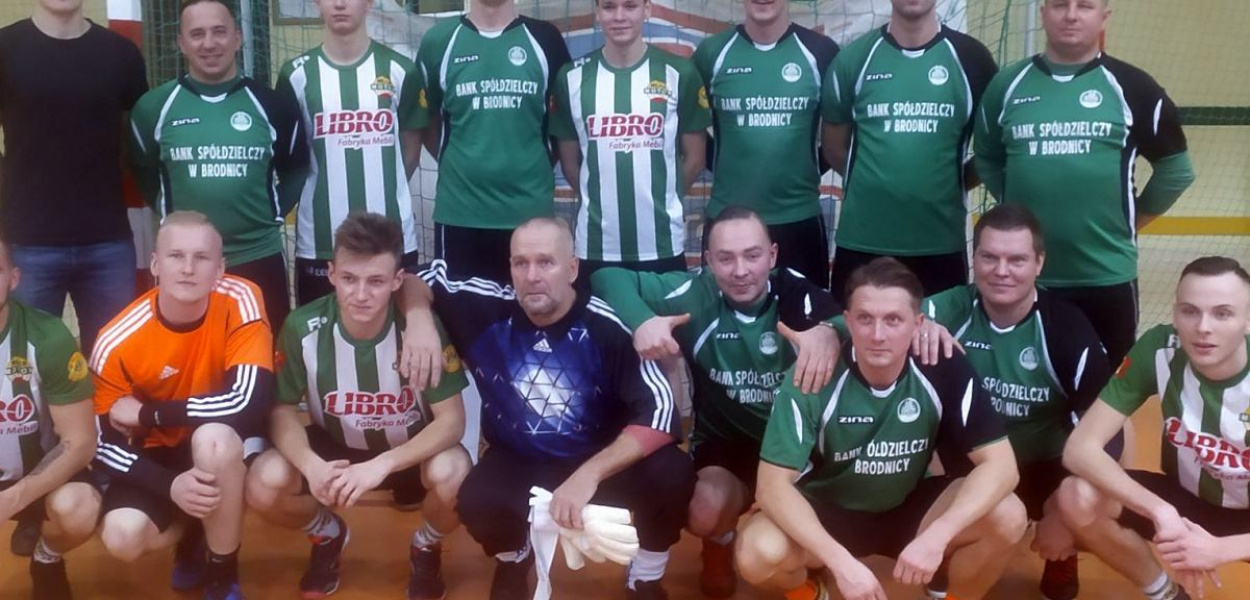 Foto: Nadesłane: Zespół Banku Spółdzielczego w Brodnicy udanie zaprezentował się w halowym turnieju z cyklu Grand Prix Lubawy, w którym zajął drugie miejsce. W meczu finałowym uległ ekipie Automatic Lubawa.