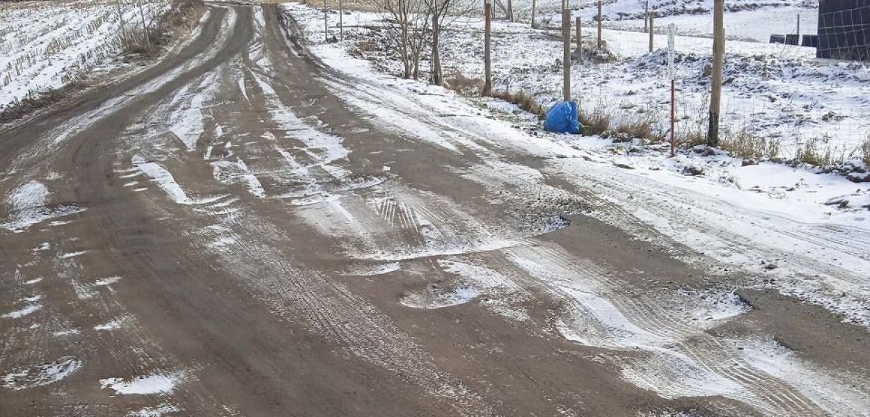Foto: NADESŁANE: Większość ulicy Polnej - nomen omen - ma nawierzchnię gruntową. Tylko jej początek, od ul. 18 Stycznia jest wylany asfaltem