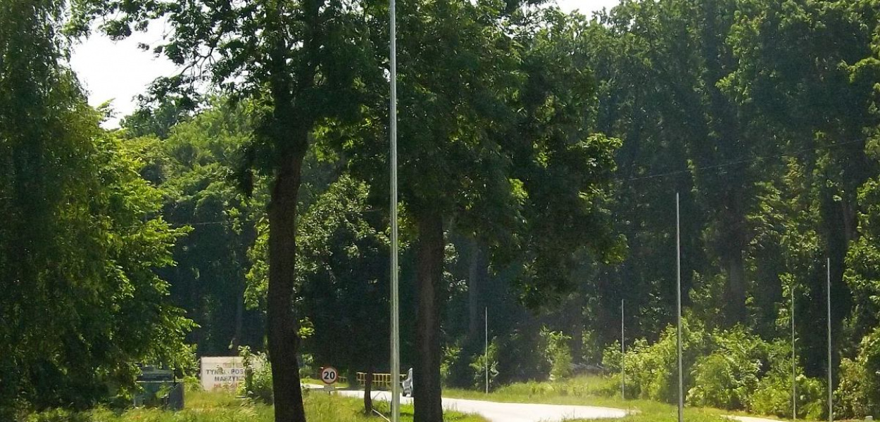 Foto: Krzysztof Cedro: Przy Jaśkowej Drodze ustawionych będzie łącznie 30 lamp oświetleniowych na 6-metrowych stalowych słupach z oprawami typu LED.