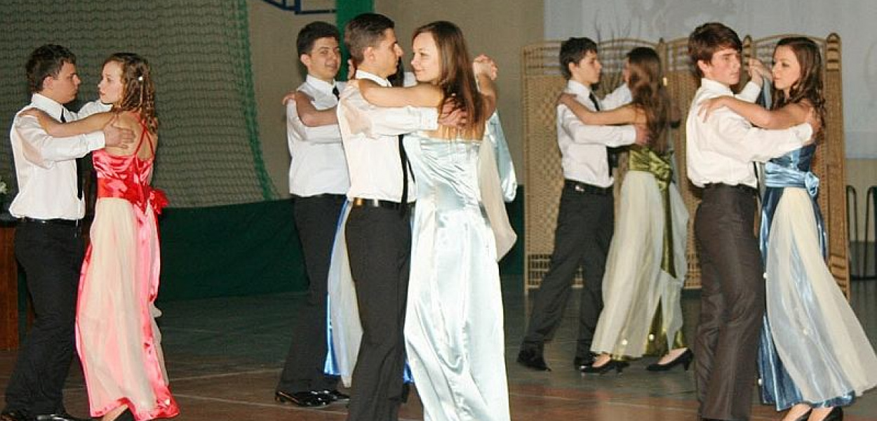 Foto; BB.:Zespół z Gimnazjum nr 1 w Brodnicy w tańcu towarzyskim