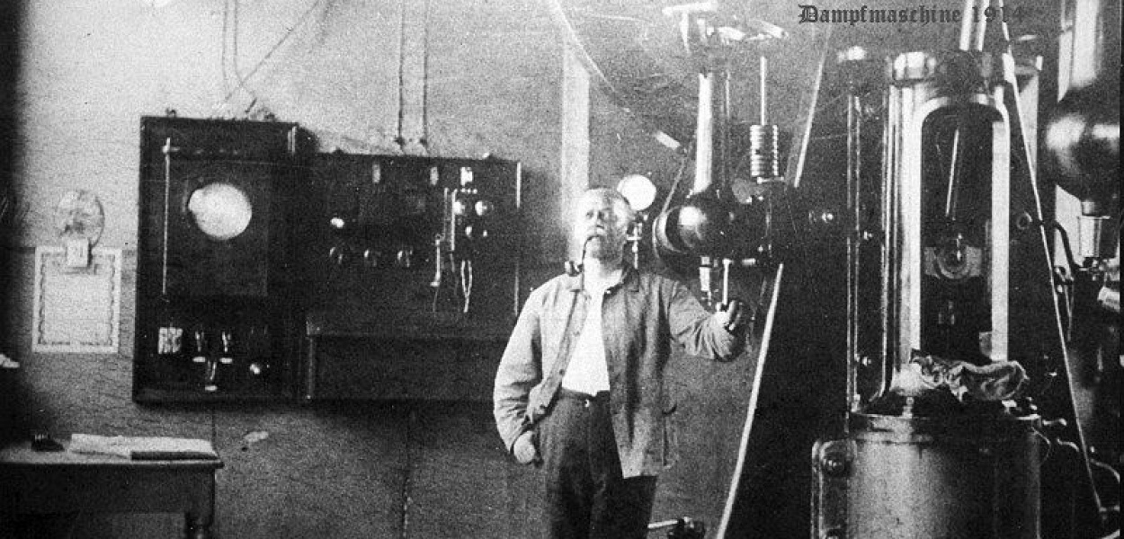 Foto: ARCHIWUM: Operator przy maszynie brodnickiej elektrowni w 1914 roku