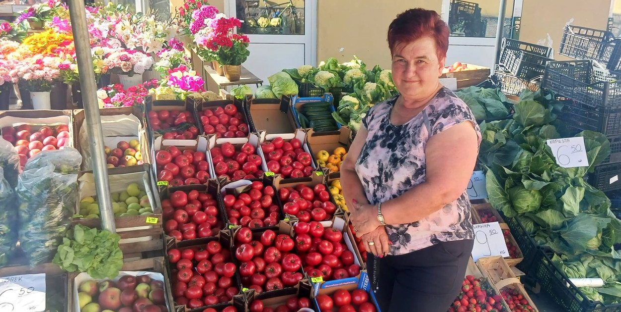 Fot. Krzysztof Cedro: Jolanta Wojciechowska przy swoim straganie