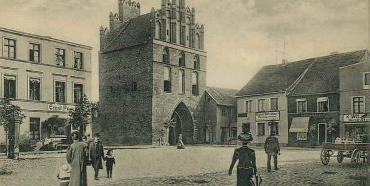 Fot. Fotopolska.eu: Mały Rynek w latach 1910 – 1920.