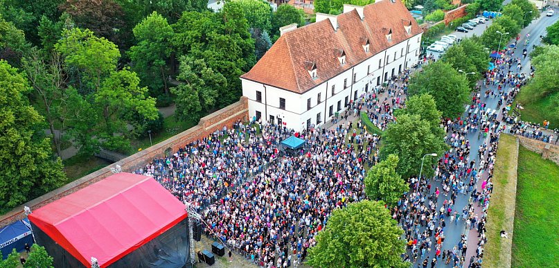 Senator zaprasza na lot balonem i darmową grochówkę [KALENDARZ IMPREZ]
