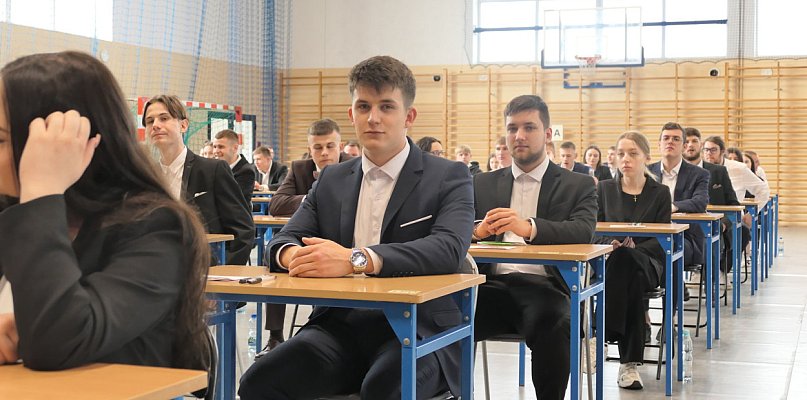 Brodnica i okolice. Trwają egzaminy dojrzałości. A potem wakacje i studia! - 29316798