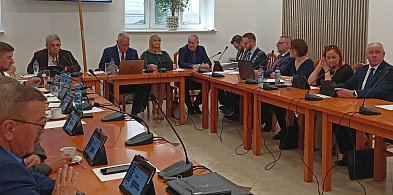 Zarząd Powiatu w Brodnicy uzyskał wotum zaufania i absolutorium!-29316997